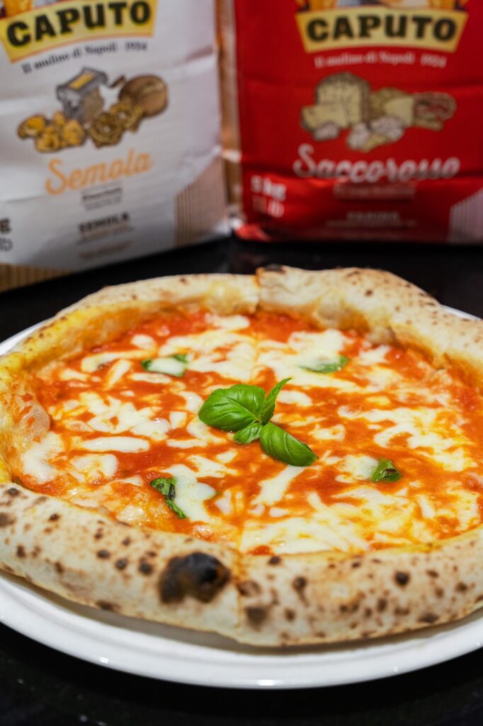 Napolitanska pizza iz peći